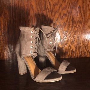 Comfy darker tan BAMBOO high heels.